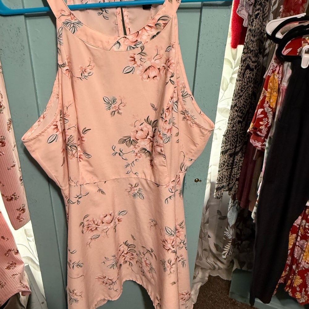 🔥🔥Torrid Salmon  Pink Sleeveless flowy tank top : Size 0- EUC